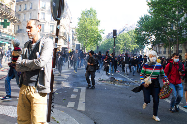 18 - Le cortège perturbé par les casseurs, 2022 - 1er-Mai 2022 - © 2022. Ivan Pistone. All Rights Reserved