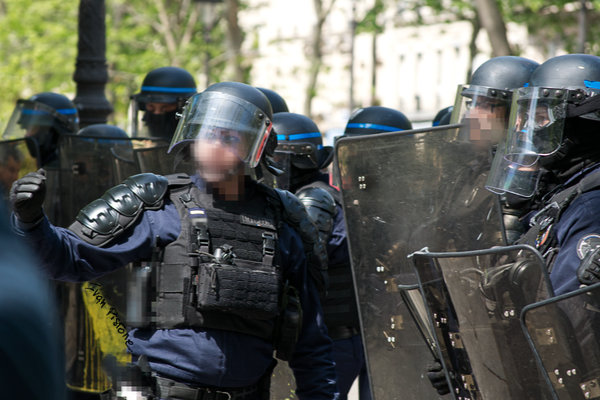 20 - Le cortège perturbé par les casseurs, 2022 - 1er-Mai 2022 - © 2022. Ivan Pistone. All Rights Reserved